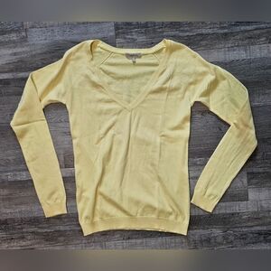 💛🩷Knit Wear STR Size L Sweater Yellow  V Neck💚💛